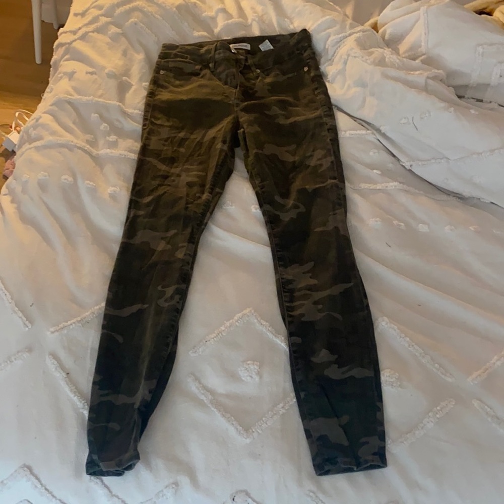 Good American camo skinny jeans